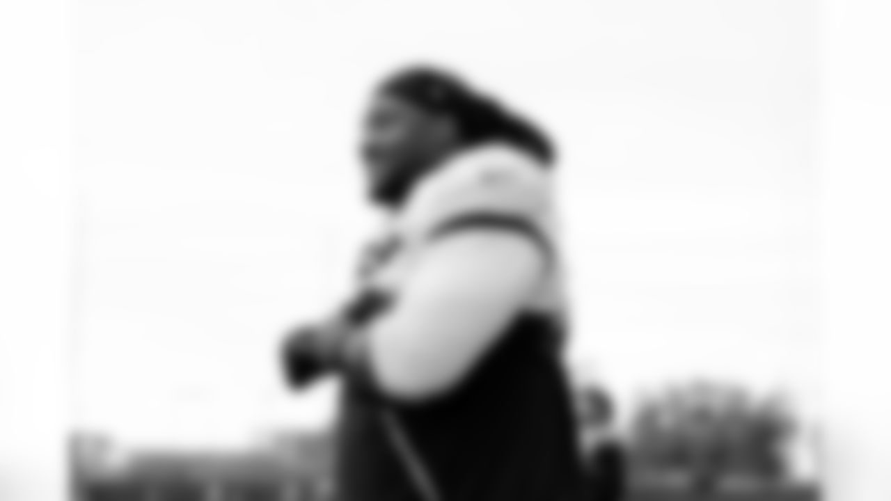 Jacksonville, Fla. — Jaguars defensive tackle DaVon Hamilton (52) during practice at the Miller Electric Center on December 4, 2025.