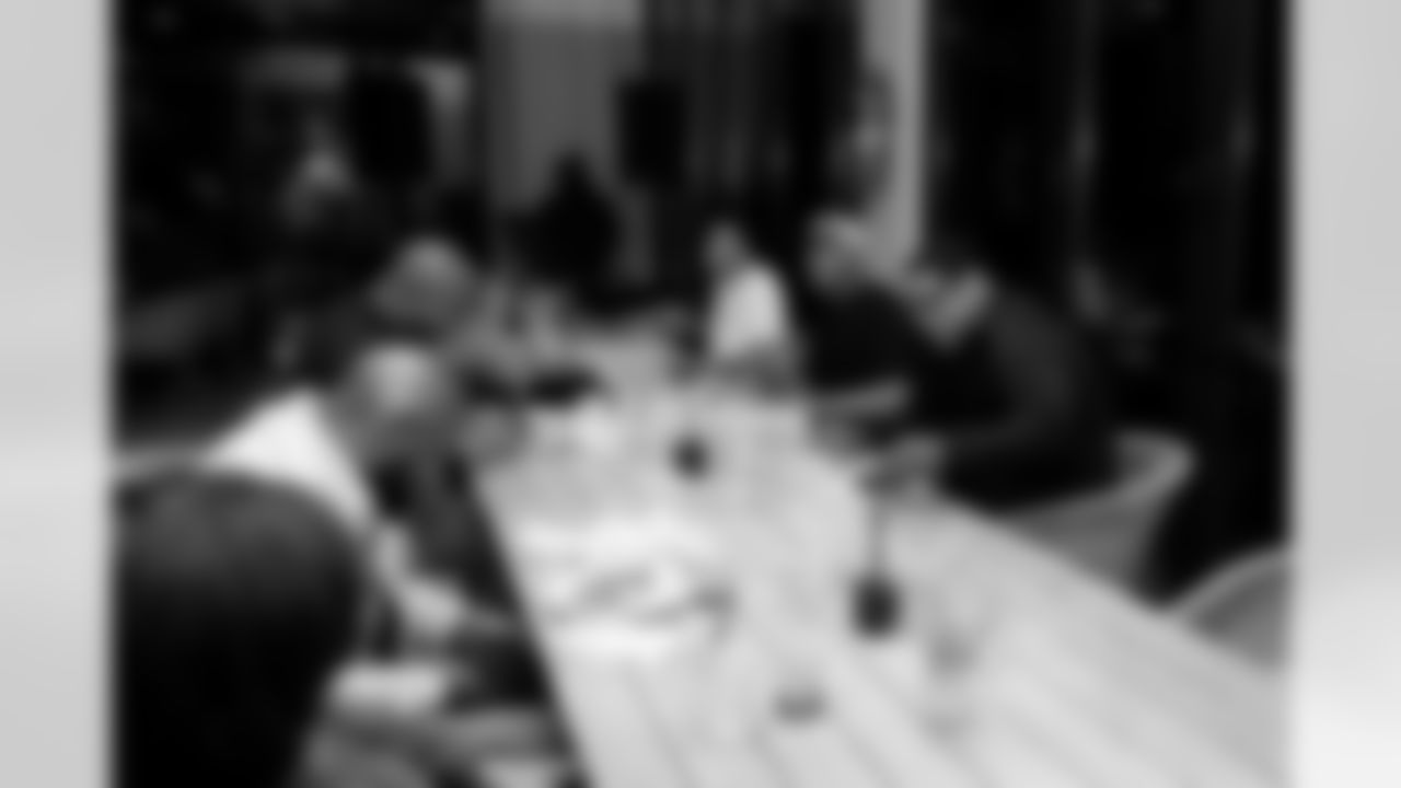 Jacksonville Beach, Fla. — Legends Weekend Friday Dinner at Sandbar Jax Bch on December 5, 2025.