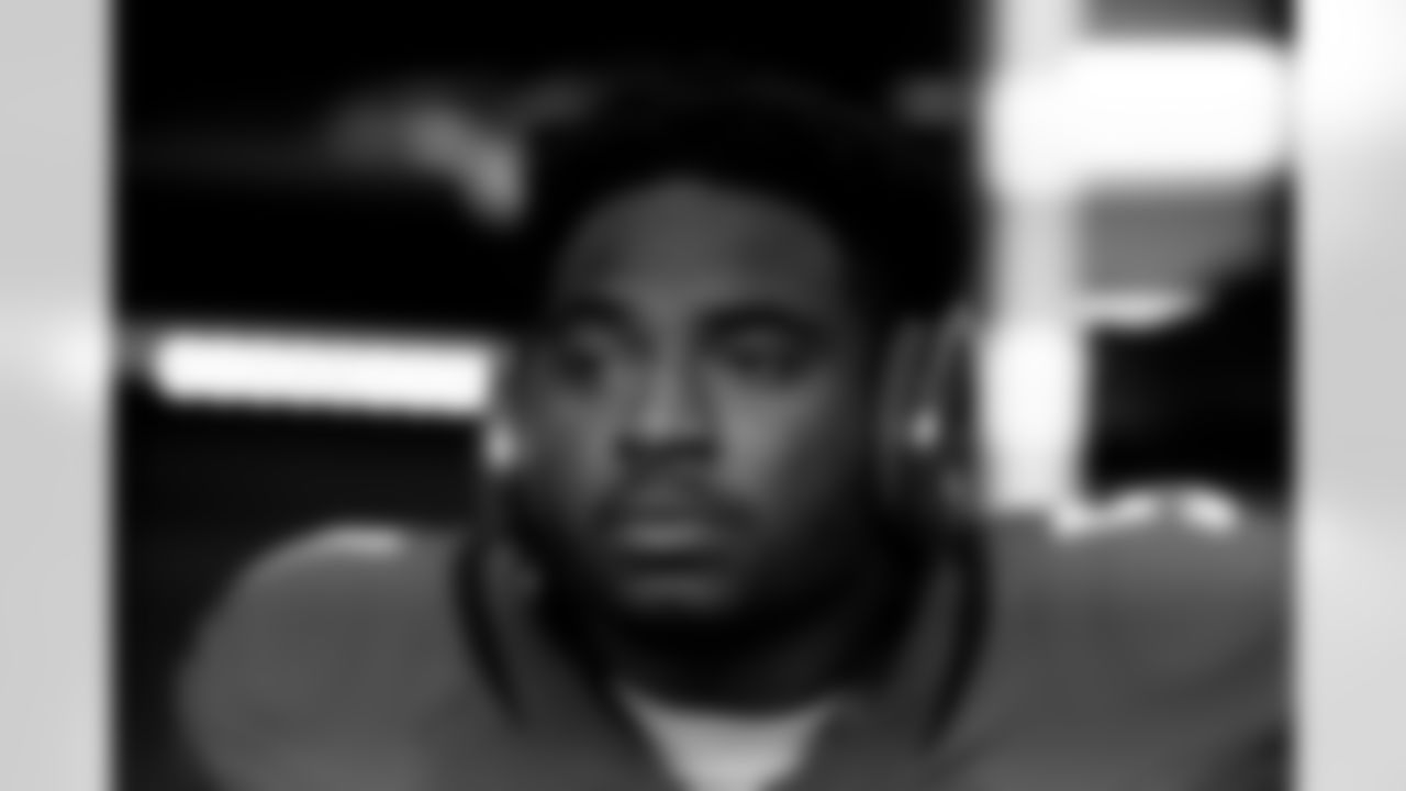 Jacksonville Jaguars vs. Pittsburgh Steelers
LB Ventrell Miller (51)
