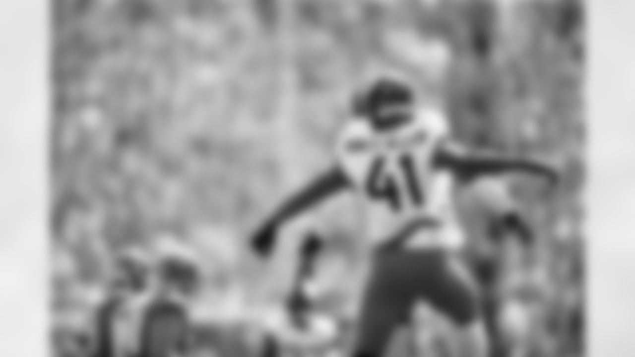 Jacksonville Jaguars vs Cincinnati Bengals
DE Josh Hines-Allen (41)