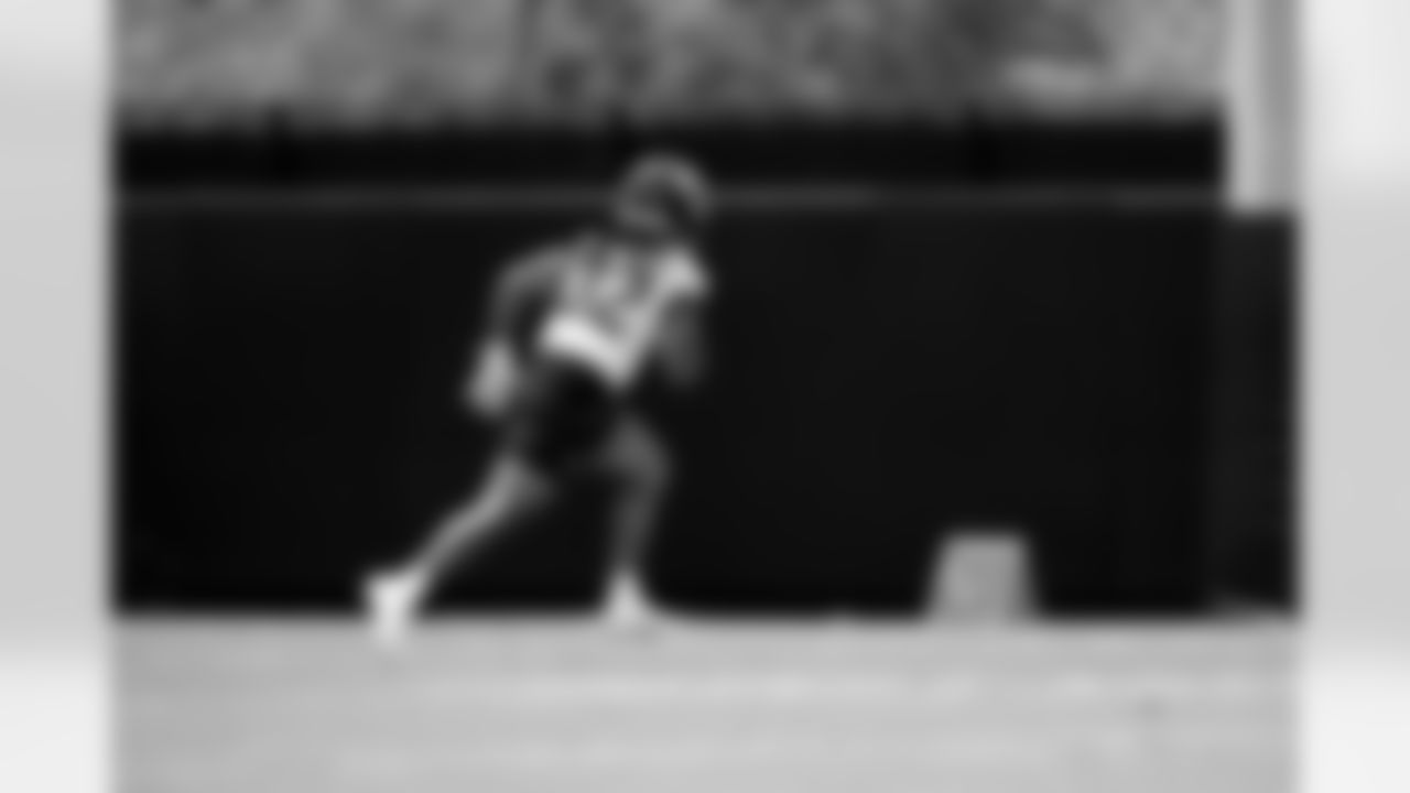 Jacksonville, Fla. — Jaguars safety Cam'Ron Silmon-Craig (32) during rookie minicamp at the Miller Electric Center on May 9, 2025.