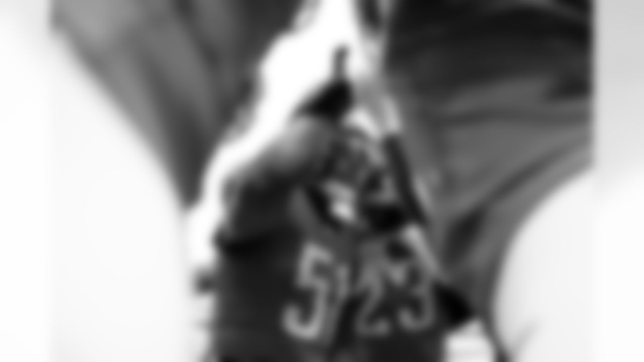 Jacksonville Jaguars vs Indianapolis Colts

LB Ventrell Miller (51)