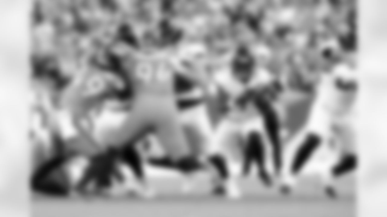 Jacksonville Jaguars vs Denver Broncos

RB Travis Etienne Jr. (1)