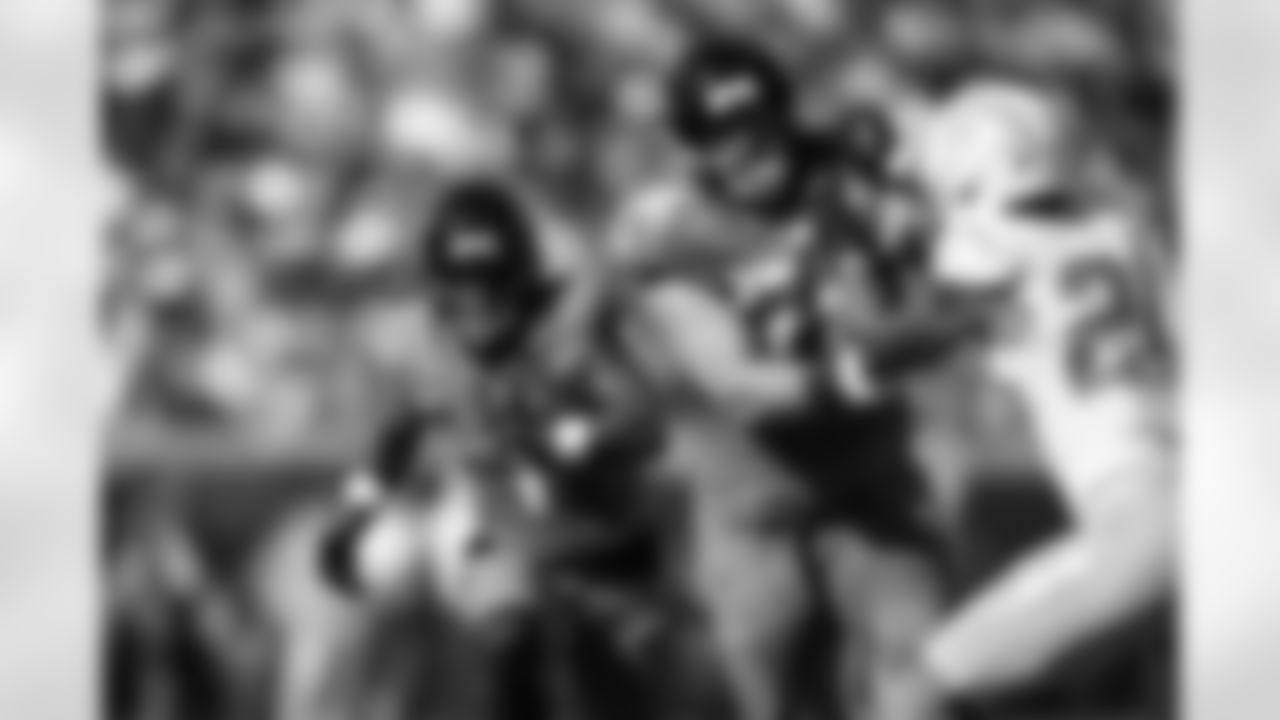 Jacksonville Jaguars vs Los Angeles Chargers
RB Travis Etienne Jr. (1)