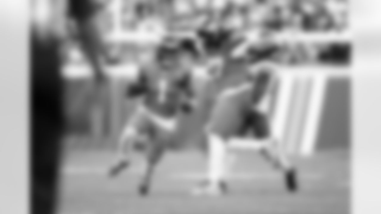 Jacksonville Jaguars vs New York Jets

RB Travis Etienne Jr. (1)