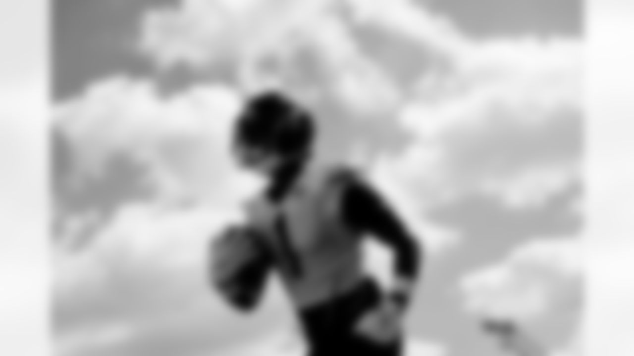 Jacksonville, Fla. — Jaguars running back Travis Etienne Jr. (1) during practice at the Miller Electric Center on November 5, 2025.