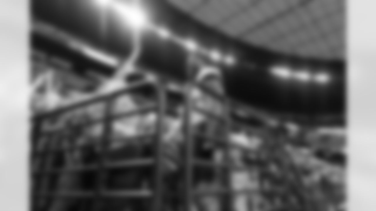 Jacksonville Jaguars vs Las Vegas Raiders

DE Josh Hines-Allen (41)