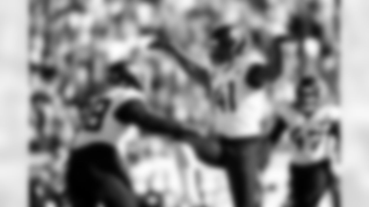 Jacksonville Jaguars vs Tennessee Titans

DE Josh Hines-Allen (41)