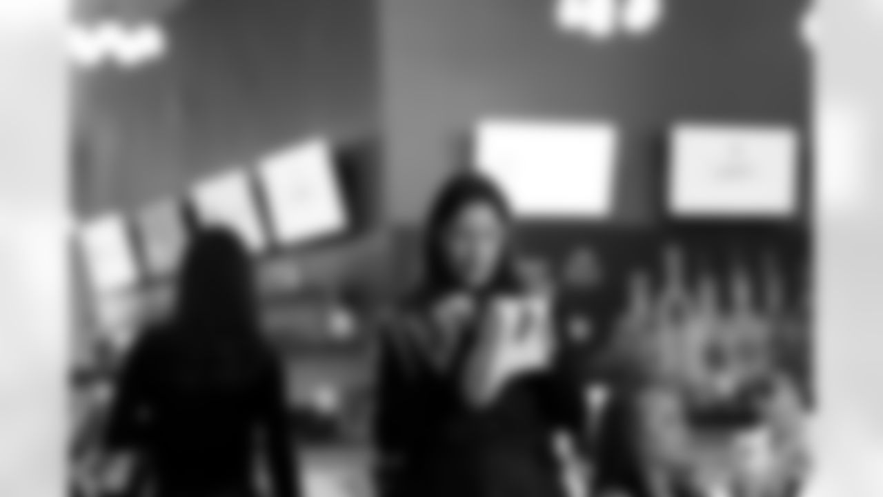 2023_0104_KickingItWithSoles_99