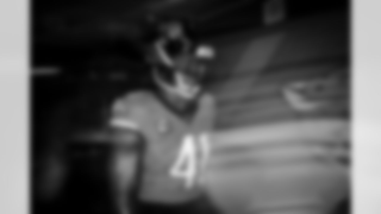 Jacksonville Jaguars vs Tennessee Titans

DE Josh Hines-Allen (41)