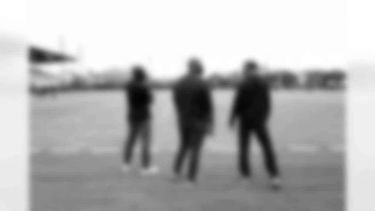 Jacksonville, Fla. — Jagaurs Legends attend Jaguars practice at the Miller Electric Center on December 5, 2025.