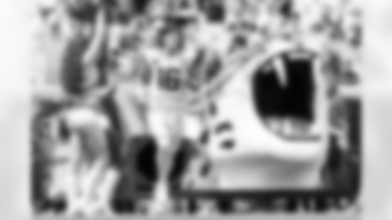 JACKSONVILLE, FL - September 19, 2021 - The Jacksonville Jaguars take on the Denver Broncos for Week 2 at TIAA Bank Field. The Jaguars lost the game, 13-23.