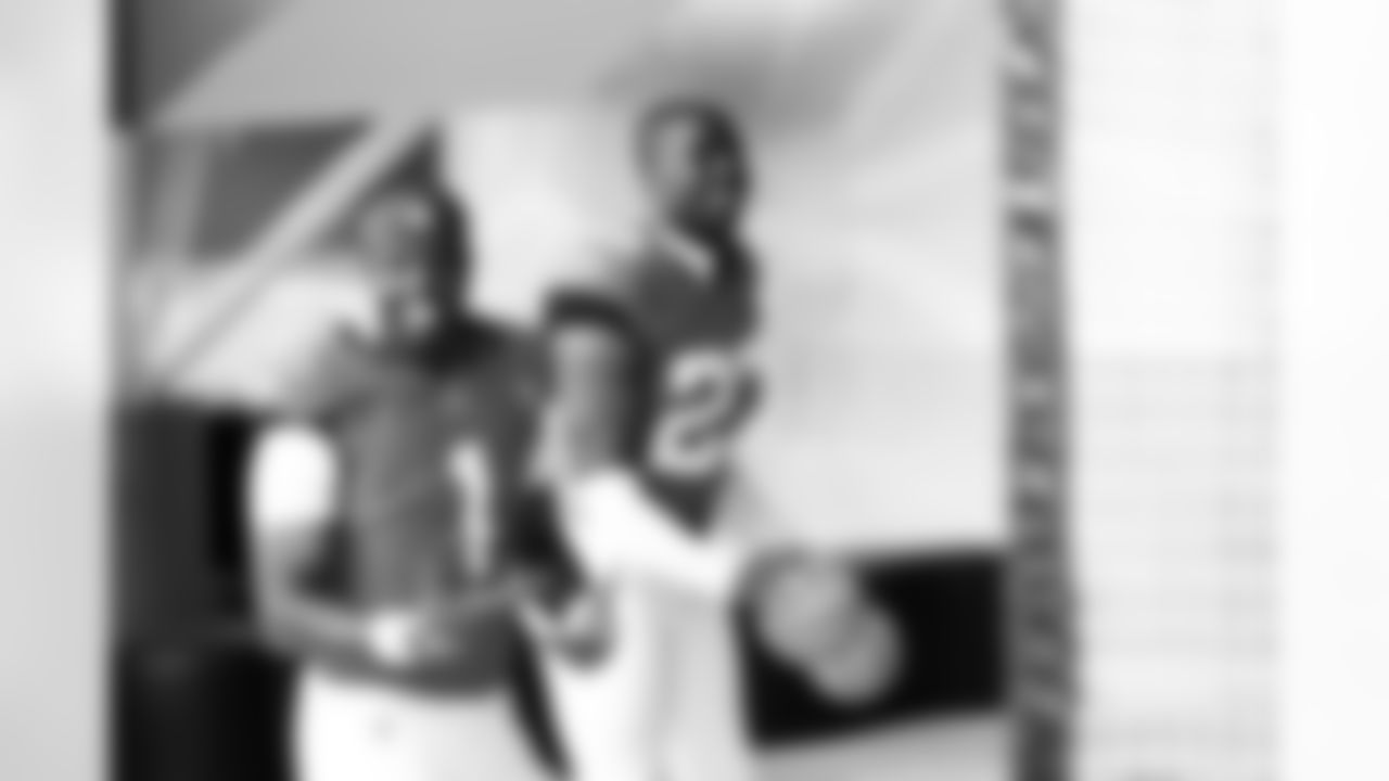 Jacksonville, Fla. — A behind-the-scenes image of linebacker Foyesade Oluokun (23) during the Jaguars 2024 Media Day on May 30, 2024.