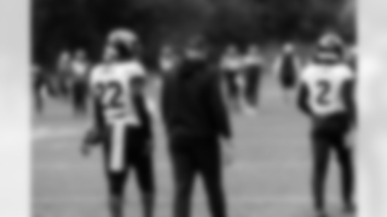 Watford, U.K. — Jaguars head coach Liam Coen and cornerback Jarrian Jones (22) during practice at The Grove on October 16, 2025.