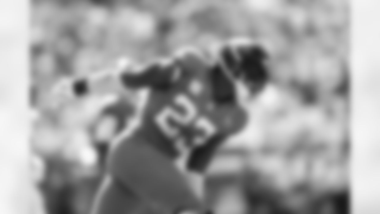 Jacksonville Jaguars vs Seattle Seahawks
LB Foyesade Oluokun (23)