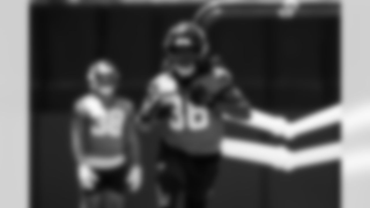 Jacksonville, Fla. — Jaguars running back LeQuint Allen Jr. (36) during OTAs at the Miller Electric Center on May 22, 2025.