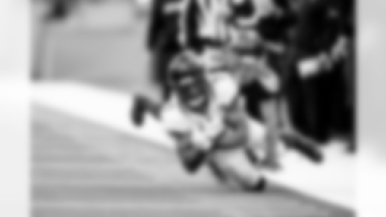 Jacksonville Jaguars vs. Tennessee Titans
WR Zay Jones (7)