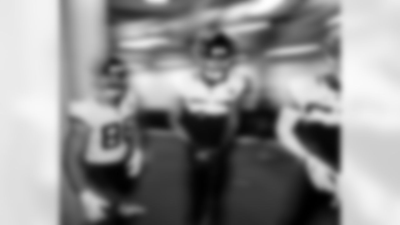 Jacksonville Jaguars vs Indianapolis Colts

TE Brenton Strange (85)