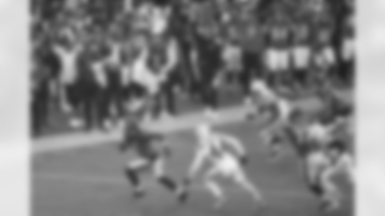 Jacksonville Jaguars vs Indianapolis Colts

RB Travis Etienne Jr. (1)