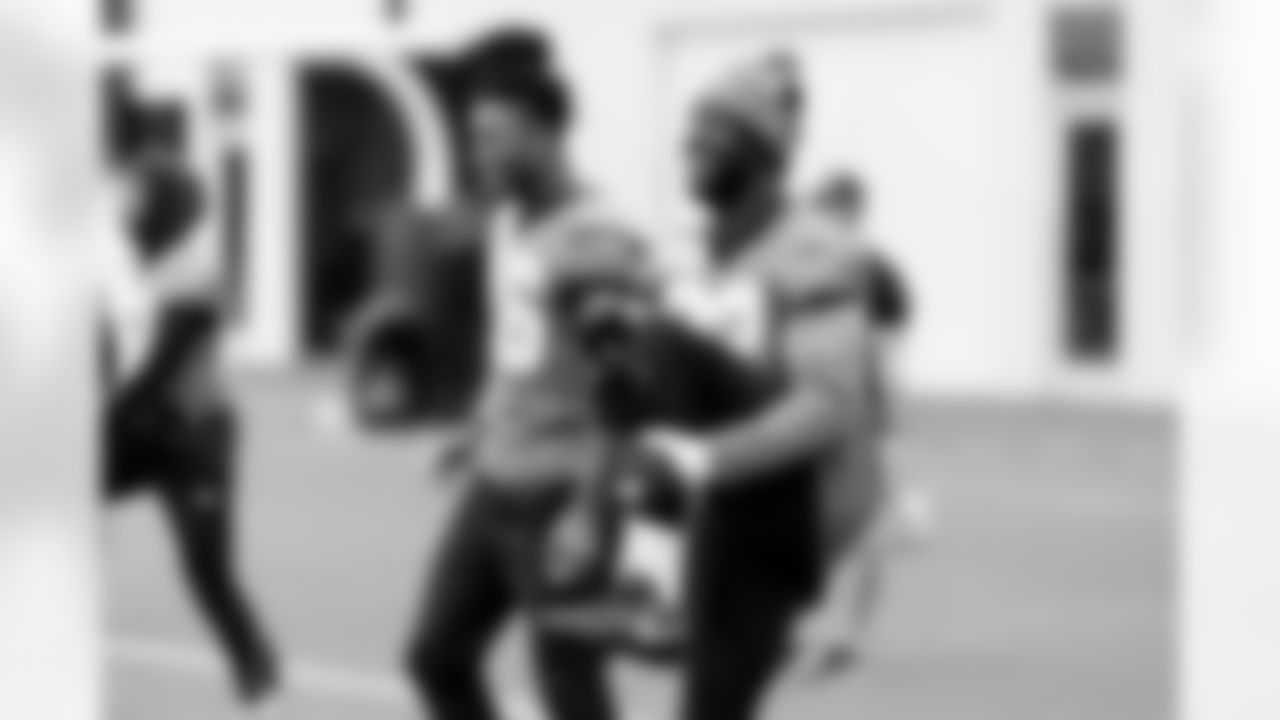 Jacksonville, Fla. — Jaguars linebacker Foyesade Oluokun (23) during practice at the Miller Electric Center on November 26, 2025.