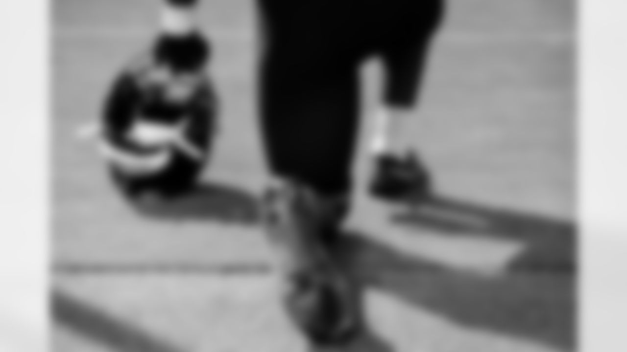 Jacksonville, Fla. — Jaguars linebacker Devin Lloyd (0) during practice at the Miller Electric Center on October 29, 2025.