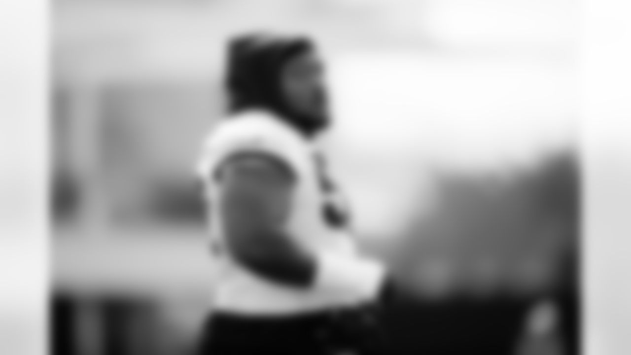 Jacksonville, Fla. — Jaguars defensive tackle DaVon Hamilton (52) during practice at the Miller Electric Center on December 3, 2025.