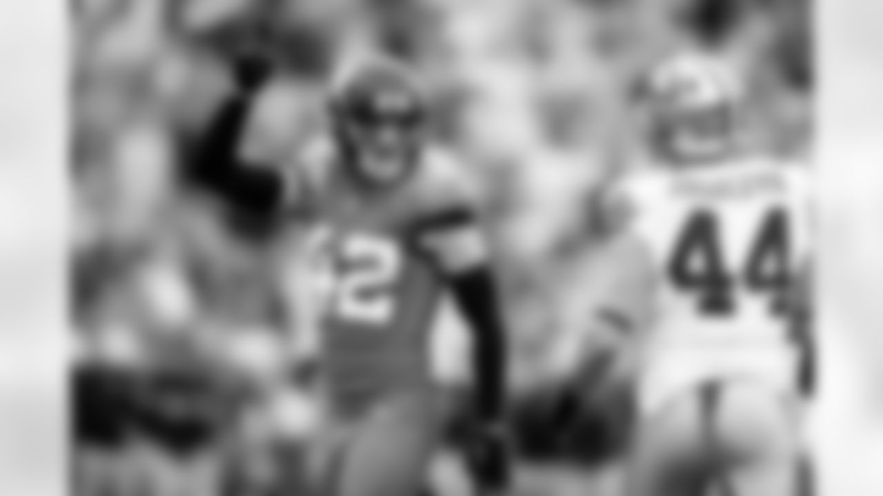Jacksonville Jaguars vs. San Francisco 49ers
S Andrew Wingard (42)