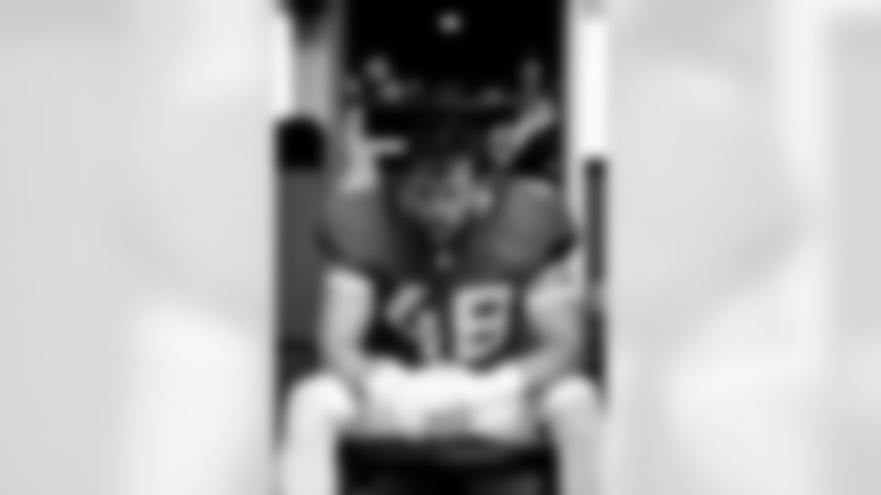 Jacksonville Jaguars vs. Pittsburgh Steelers
LB Chad Muma (48)