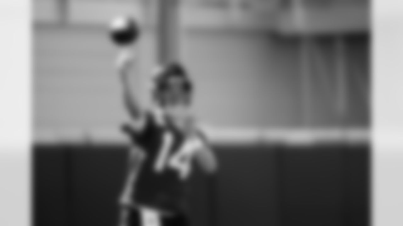 Jacksonville, Fla. — Jaguars quarterback Nick Mullens (14) during practice at the Miller Electric Center on November 5, 2025.