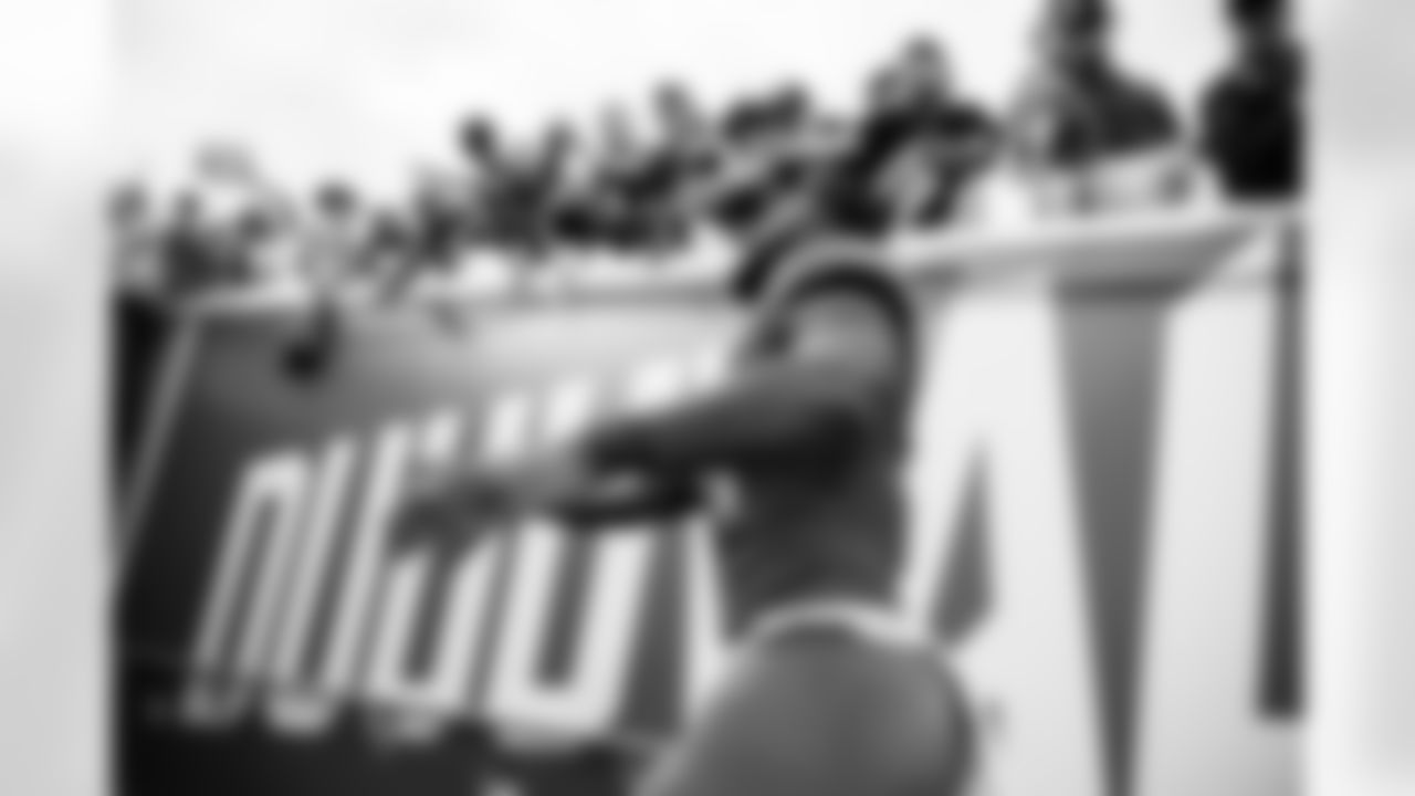 Jacksonville Jaguars vs New York Jets
DE Josh Hines-Allen (41)