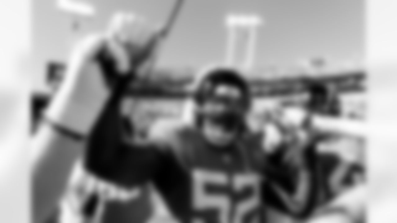Jacksonville Jaguars vs. Carolina Panthers
DL DaVon Hamilton (52)
