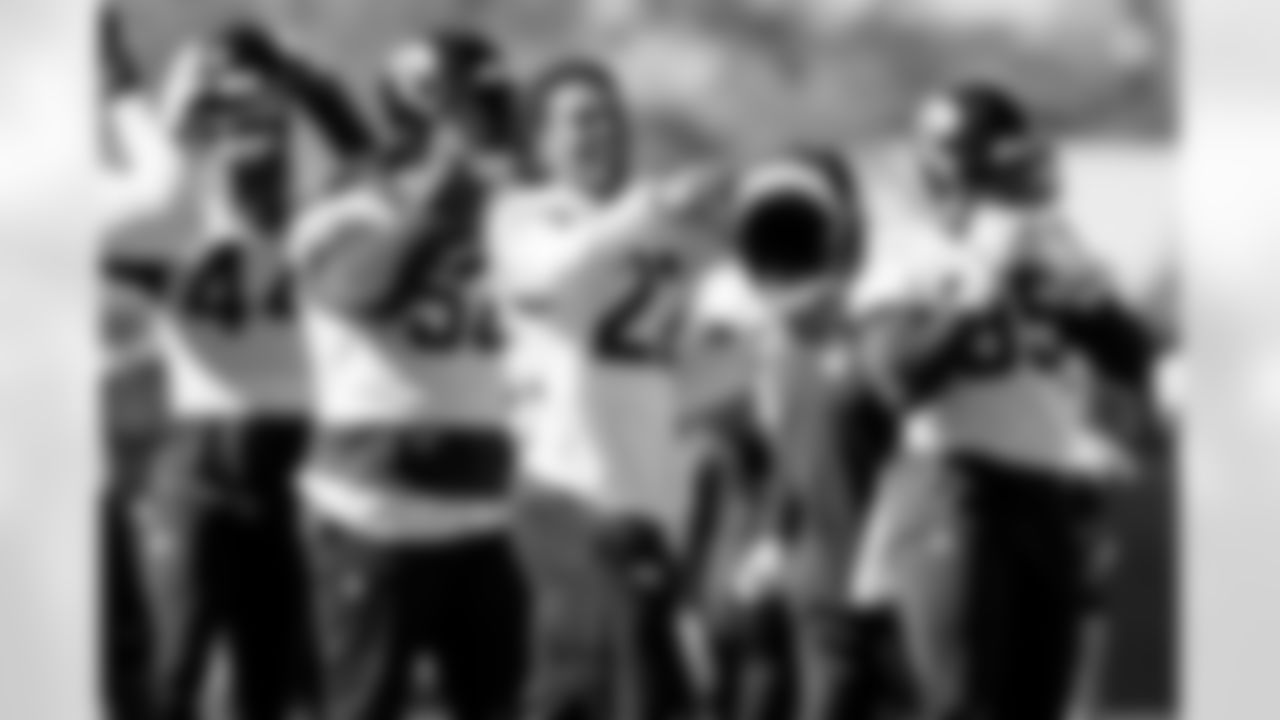 Jacksonville, Fla. — Jaguars cornerback Jarrian Jones (22) during practice at the Miller Electric Center on November 12, 2025.