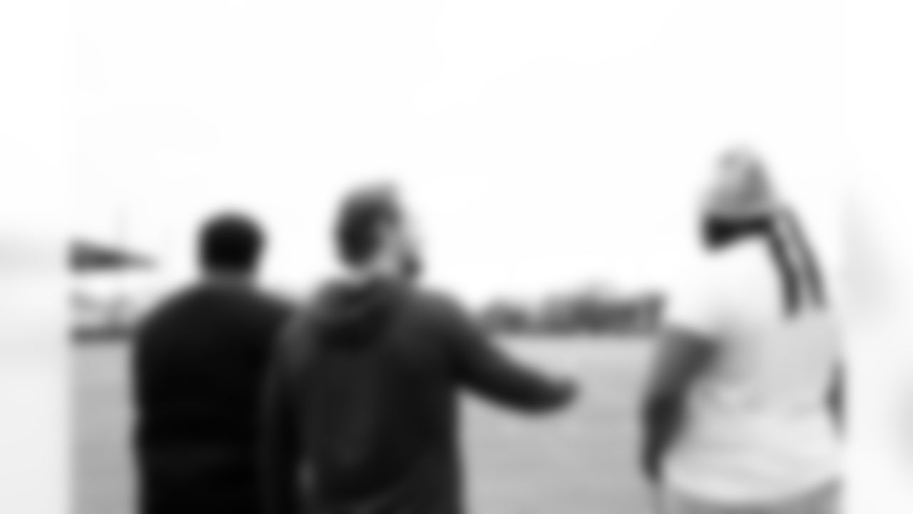 Jacksonville, Fla. — Jagaurs Legends attend Jaguars practice at the Miller Electric Center on December 5, 2025.