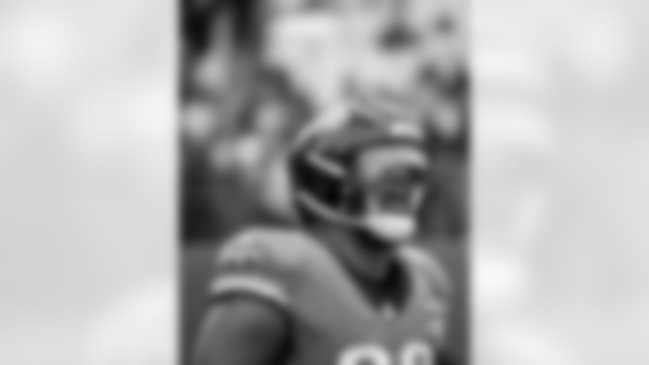 Jacksonville Jaguars vs Tennessee Titans

DE Dawuane Smoot (98)