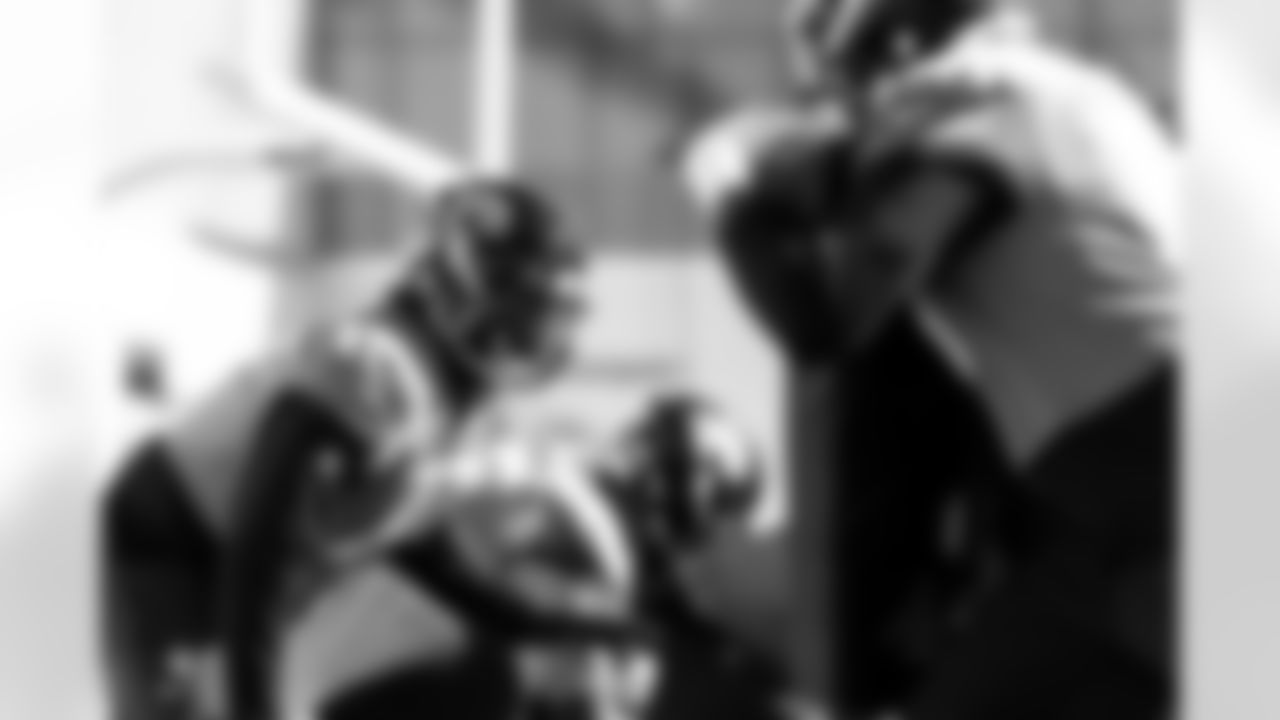 Jacksonville, Fla. — Jaguars offensive lineman Anton Harrison (77) during practice at the Miller Electric Center on December 11, 2025.