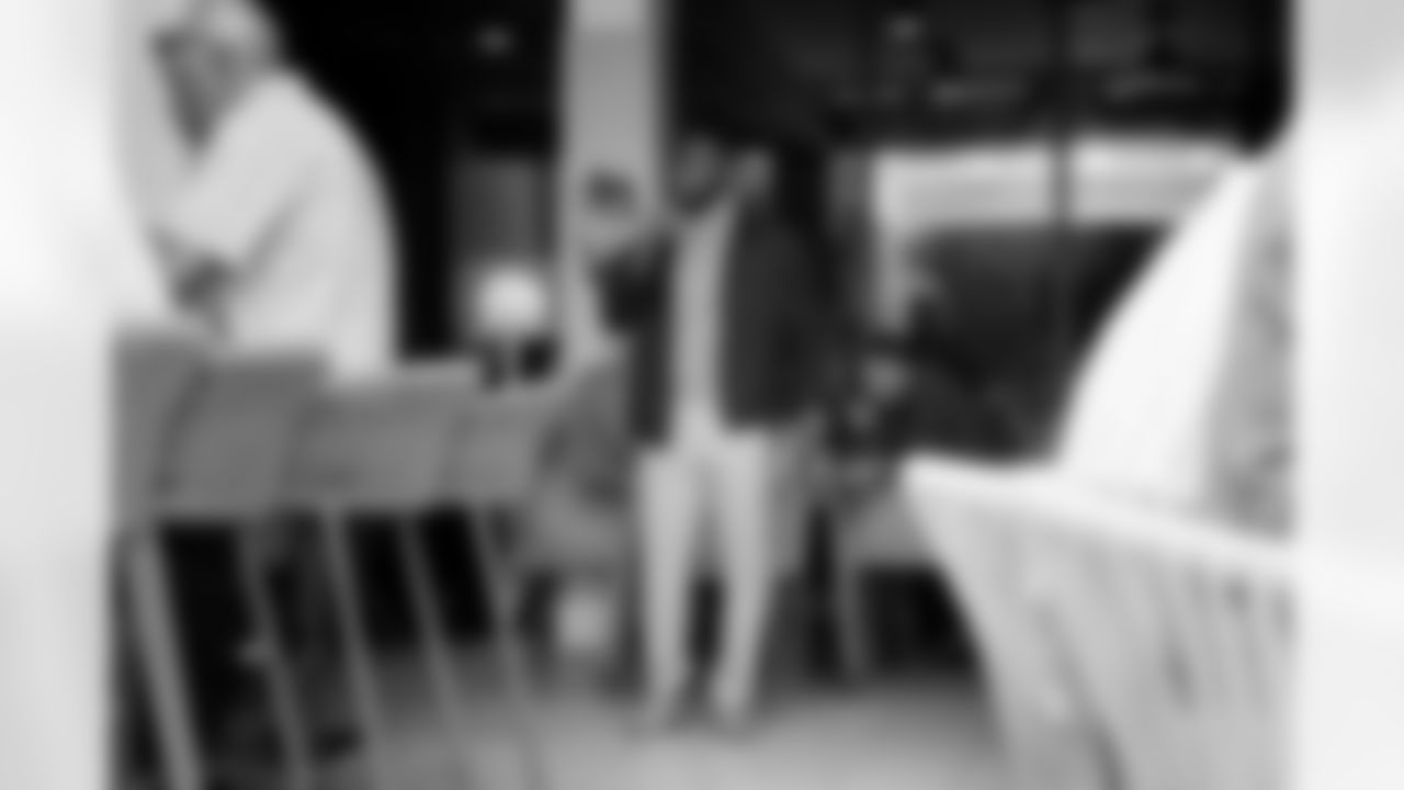 Jacksonville Beach, Fla. — Legends Weekend Friday Dinner at Sandbar Jax Bch on December 5, 2025.