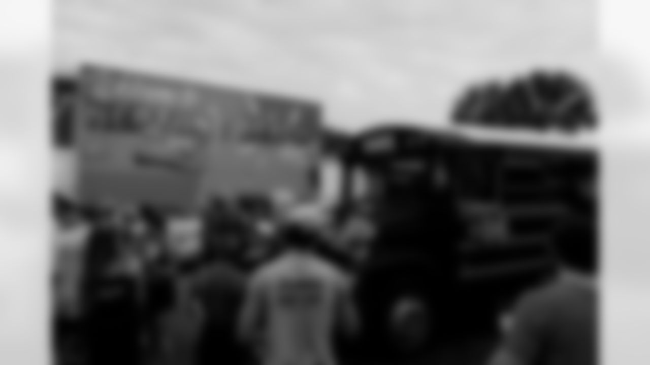 Jacksonville, Fla. — Jacksonville Jaguars Playoff Prowl at Neptune Run Crew in Neptune Beach on January 9, 2026