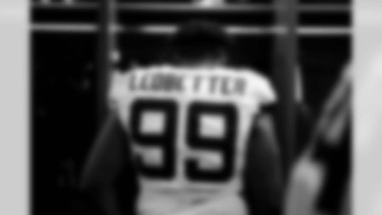 Jacksonville Jaguars vs. Tennessee Titans
DL Jeremiah Ledbetter (99)