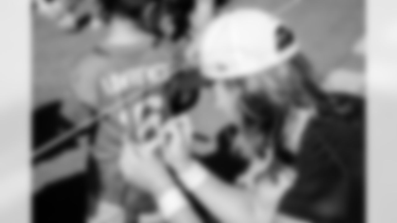 Jacksonville, Fla. — Jaguars quarterback Trevor Lawrence signs autographs after training camp at the Miller Electric Center on July 24, 2025.