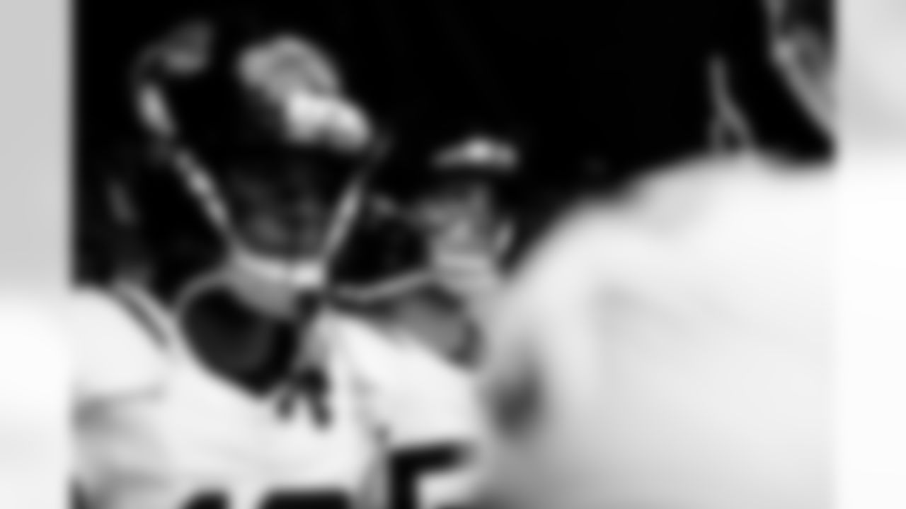 Jacksonville Jaguars vs Houston Texans

LB Jack Kiser (54)