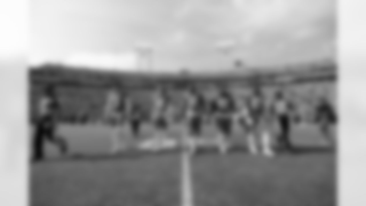 Jacksonville Jaguars vs Buffalo Bills
LB Foyesade Oluokun (23), DT DaVon Hamilton (52), DE Josh Hines-Allen (41), QB Trevor Lawrence (16) and P Logan Cooke (9)