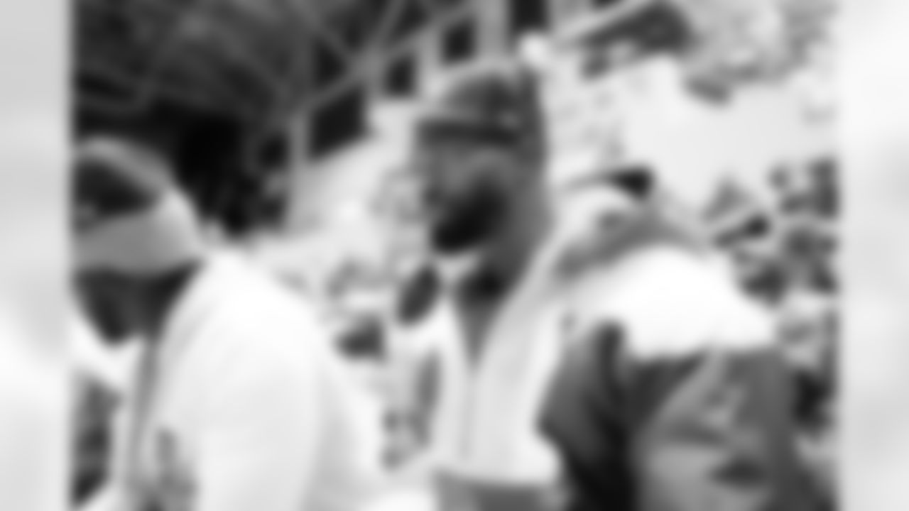 OLB K'Lavon Chaisson