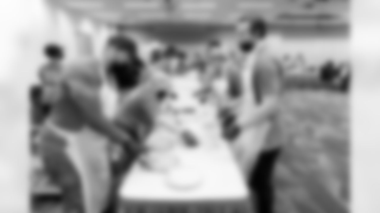 Jacksonville, Fla. — Florida Blue Senior Meal Distribution on November 24, 2025.