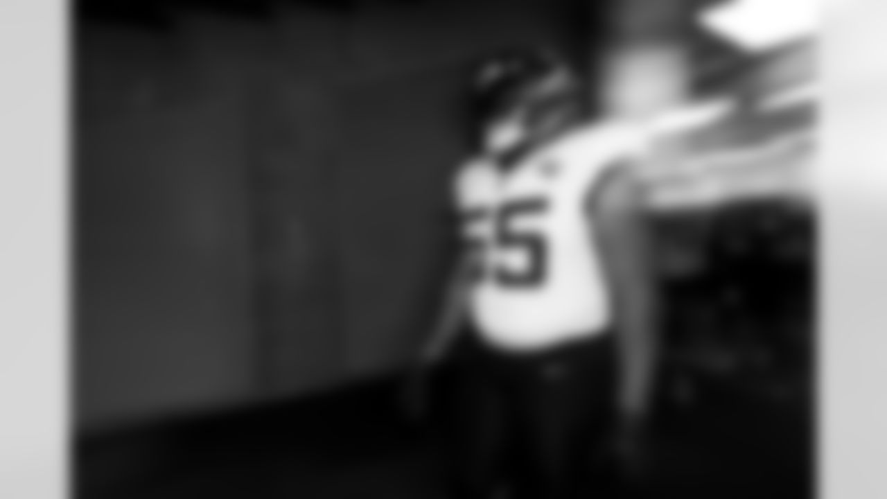 Jacksonville Jaguars vs Indianapolis Colts

OL Chuma Edoga (55)