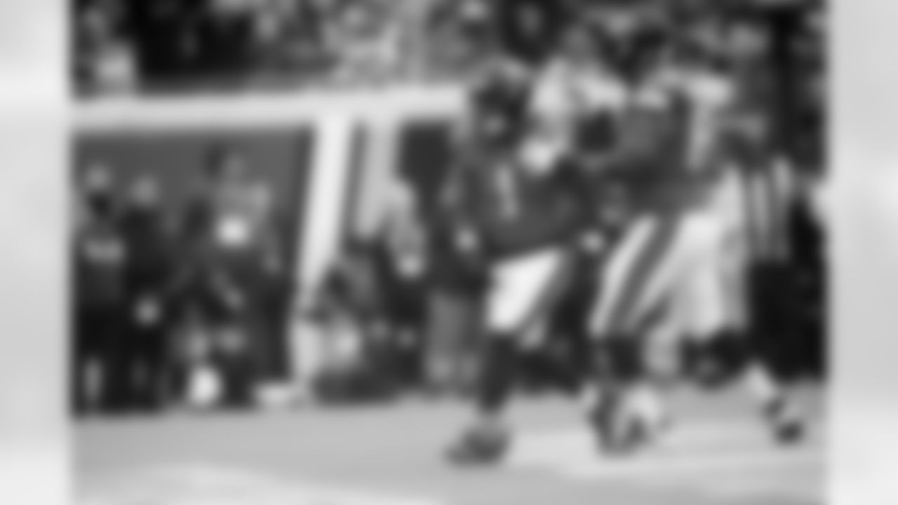 Jacksonville Jaguars vs Indianapolis Colts

RB Travis Etienne Jr. (1) and OL Patrick Mekari (65)