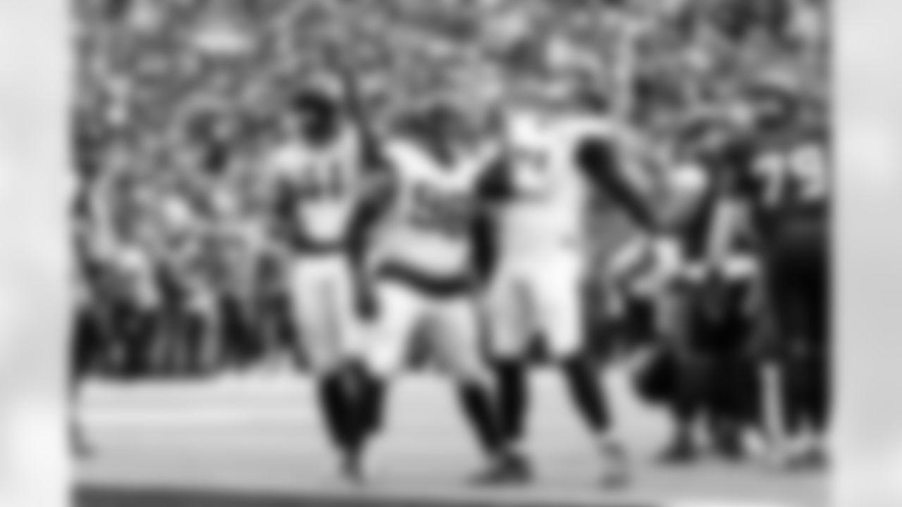 Jacksonville Jaguars vs Houston Texans

DE Dawuane Smoot (98) and DT Arik Armstead (91)