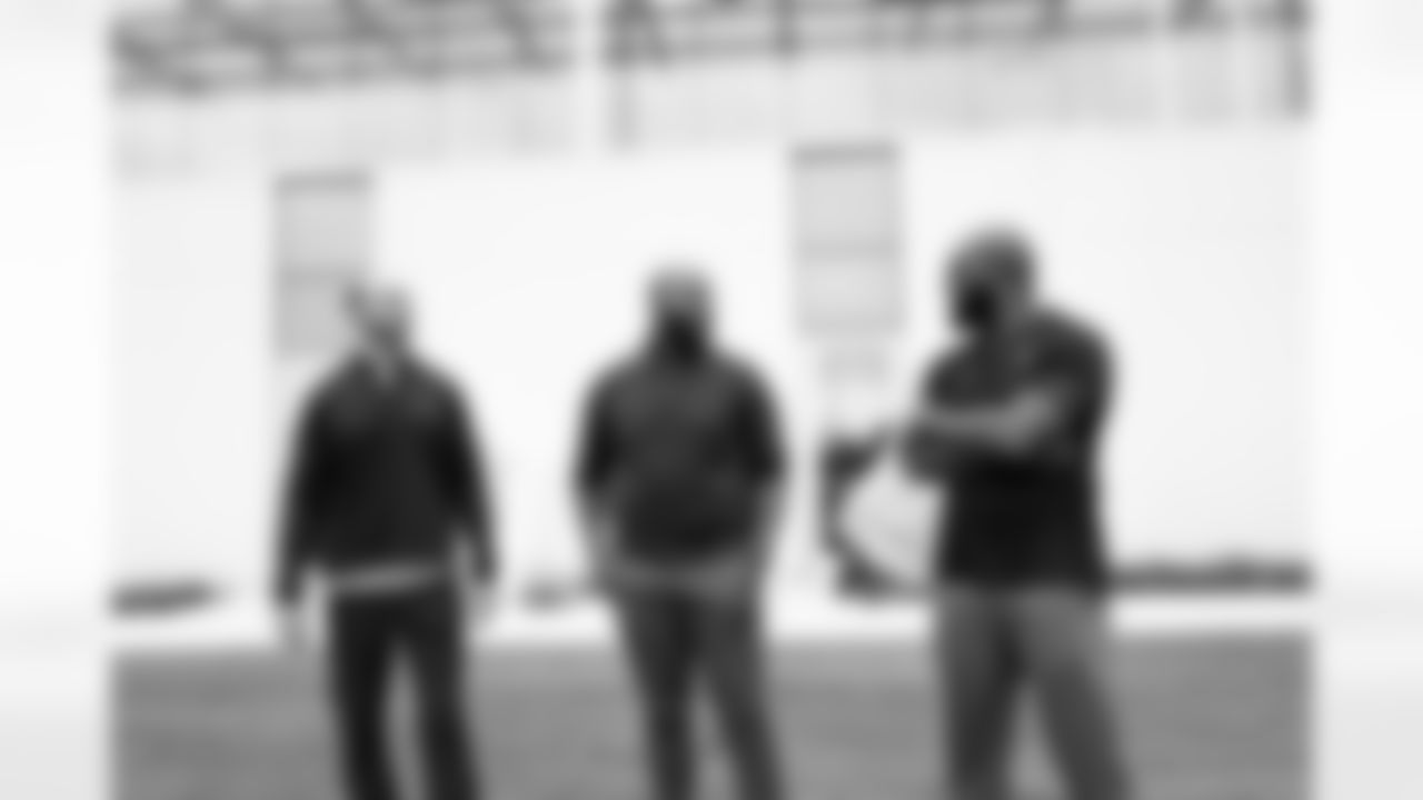 Jacksonville, Fla. — Jagaurs Legends attend Jaguars practice at the Miller Electric Center on December 5, 2025.