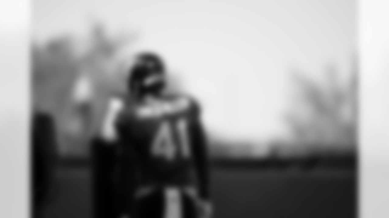 Jacksonville, Fla. — Jaguars defensive end Josh Hines-Allen (41) during practice at the Miller Electric Center on November 20, 2025.