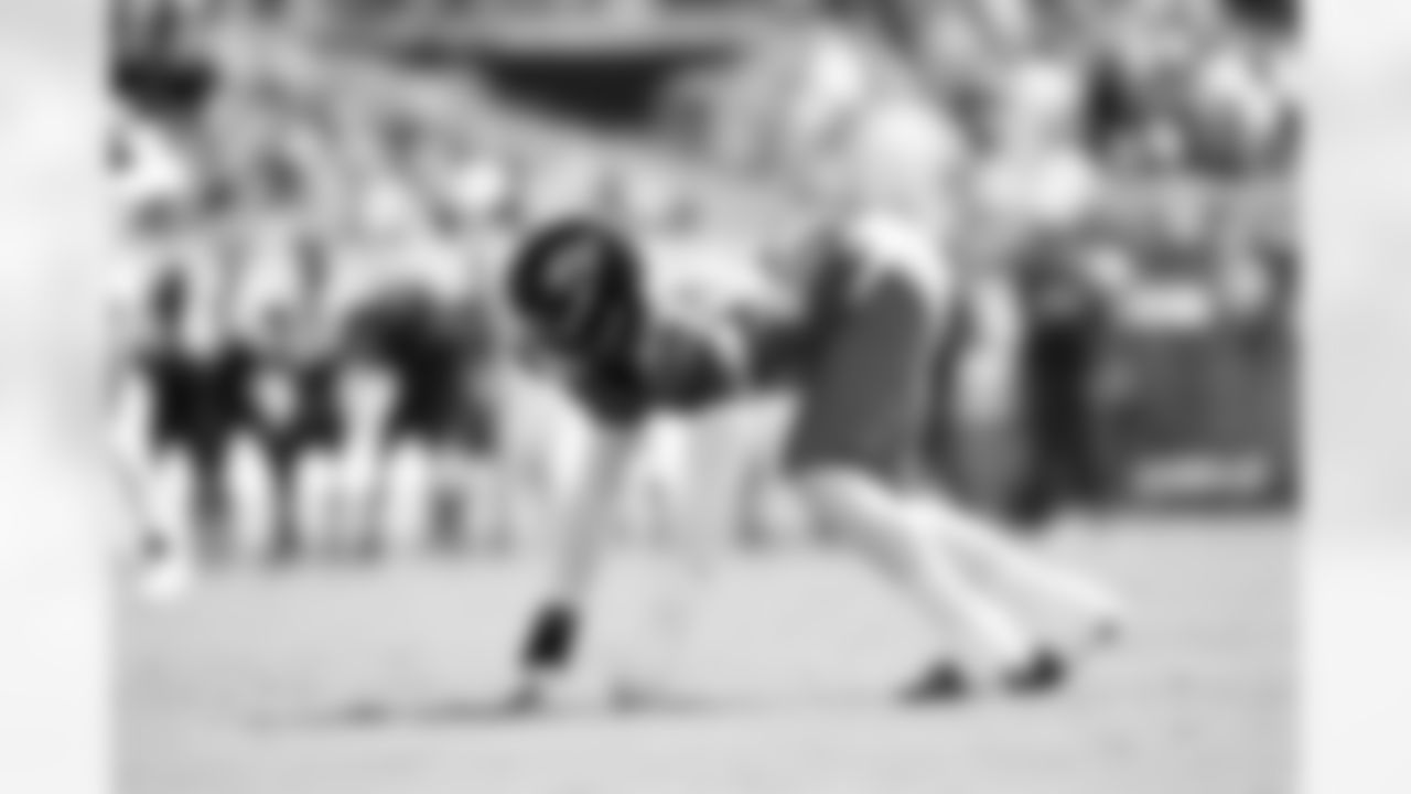 Jacksonville Jaguars vs Seattle Seahawks
DE Travon Walker (44)