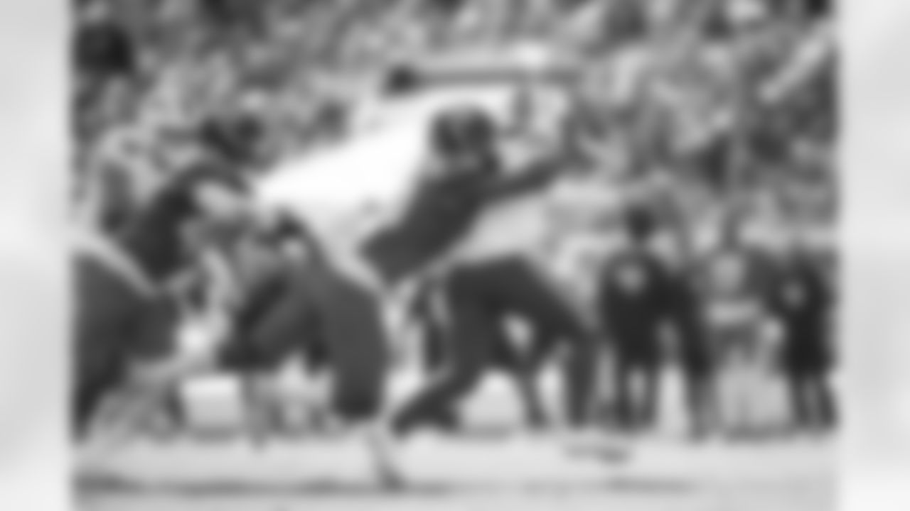 Jacksonville Jaguars vs Buffalo Bills
DE Josh Hines-Allen (41)